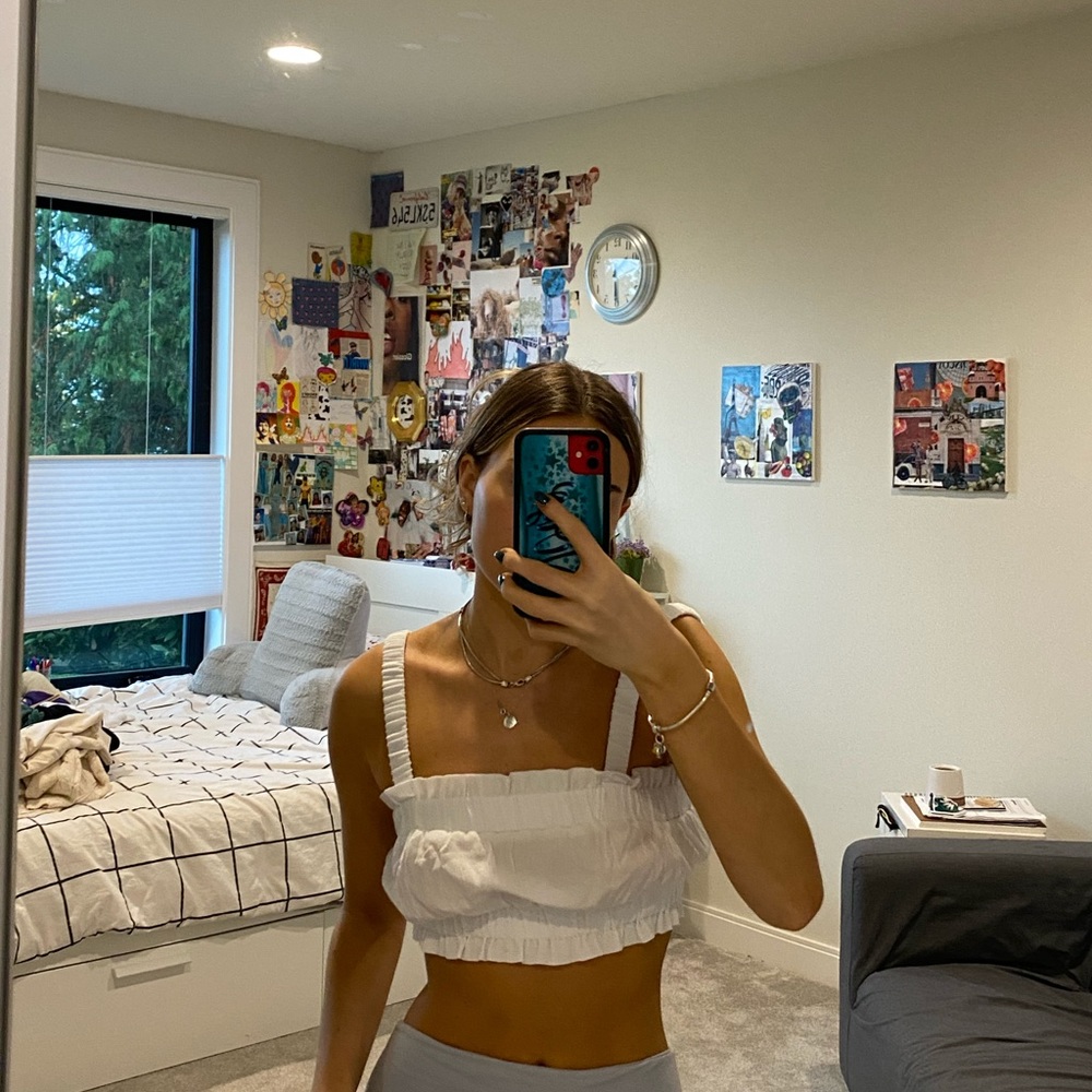 White crop tank top